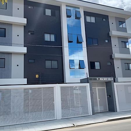 Para 10 Pessoas, 03 Quartos Ar Condicionado E Ventilador, Garagem, Atras Do Hospital Da Unimed ペトロリーナ エクステリア 写真
